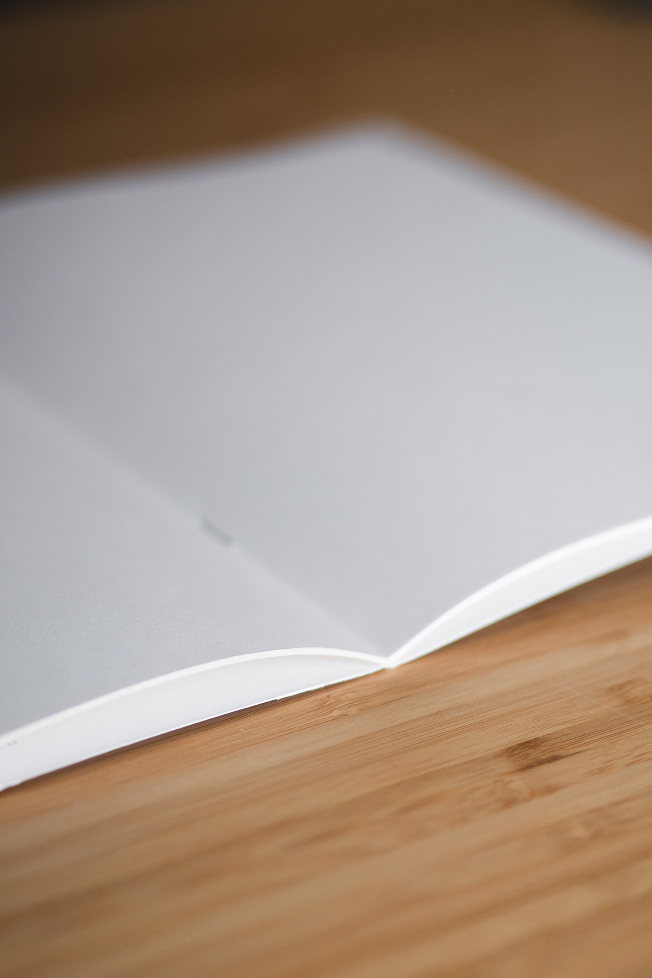 Muistivihko, jossa tyhjät sivut.